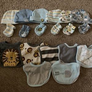 baby beanies/mittens/bibs (pack)